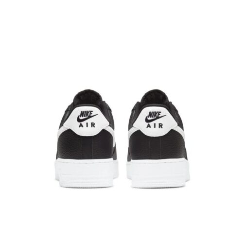 NIKE AIR FORCE 1 '07 NEGRAS - Imagen 4