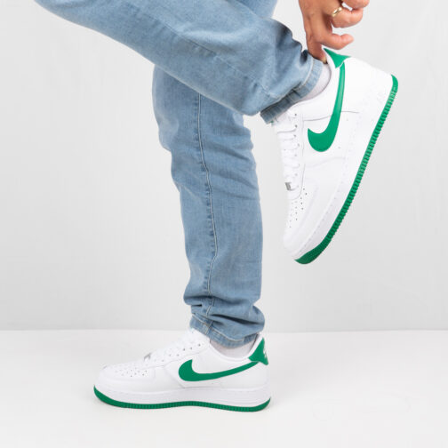 NIKE AIR FORCE 1 '07